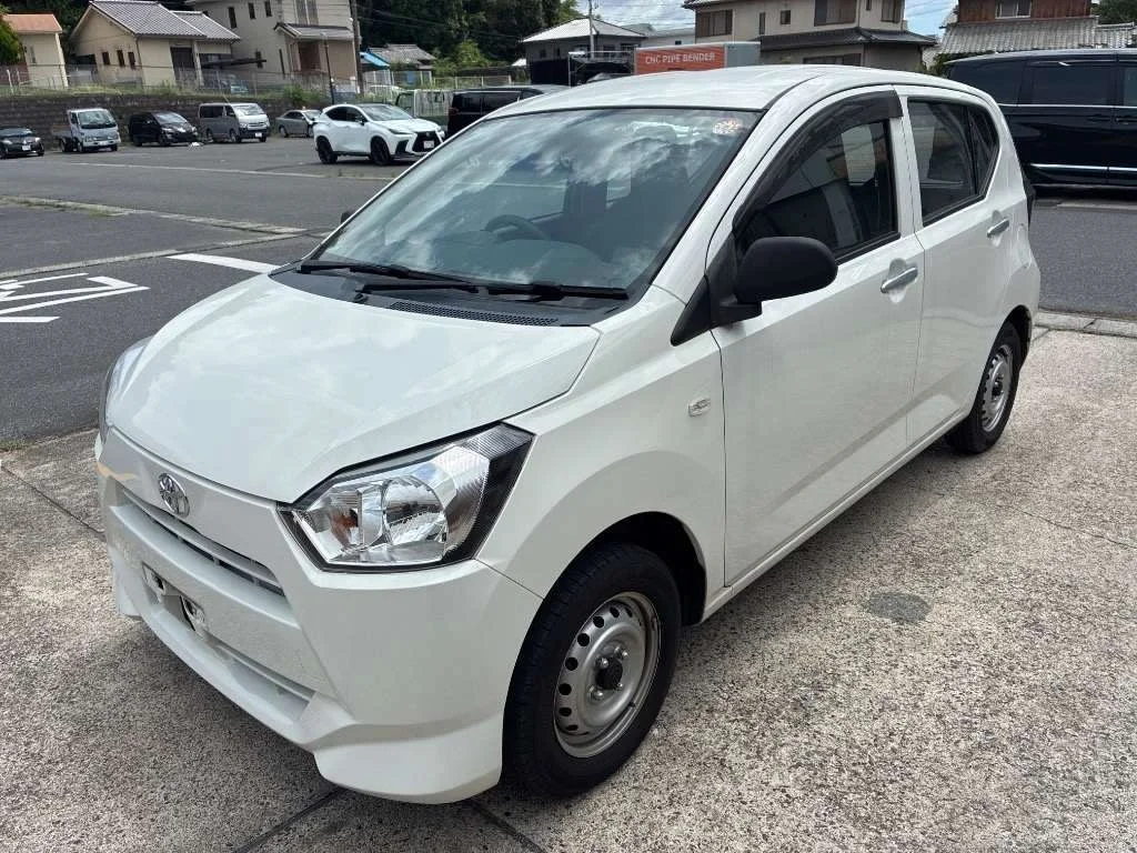Toyota Pixis Epoch LA350A 2021